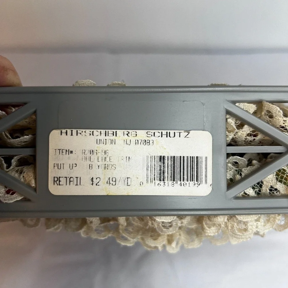 N/A vtg scalloped